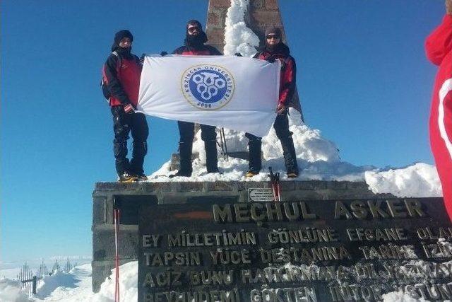 Edkik Allahuekber Dağlarının Zirvesinde