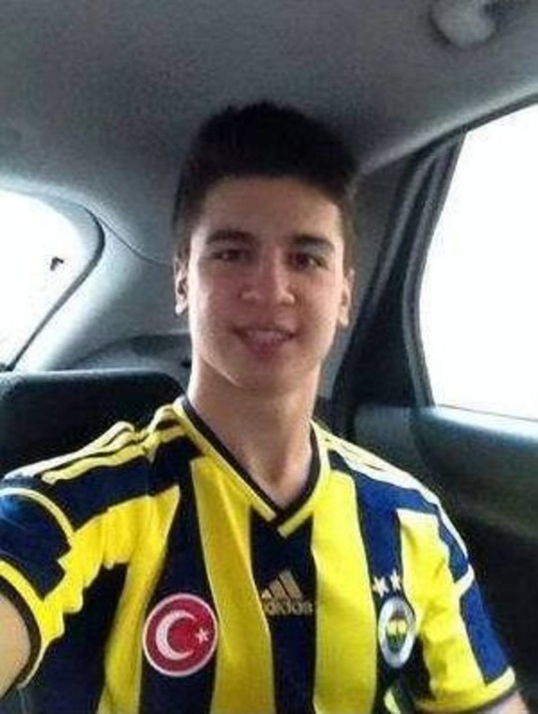 Lise &Ouml;ğrencisi Ma&ccedil;ta Kalp Krizi Ge&ccedil;irip &Ouml;ld&uuml;