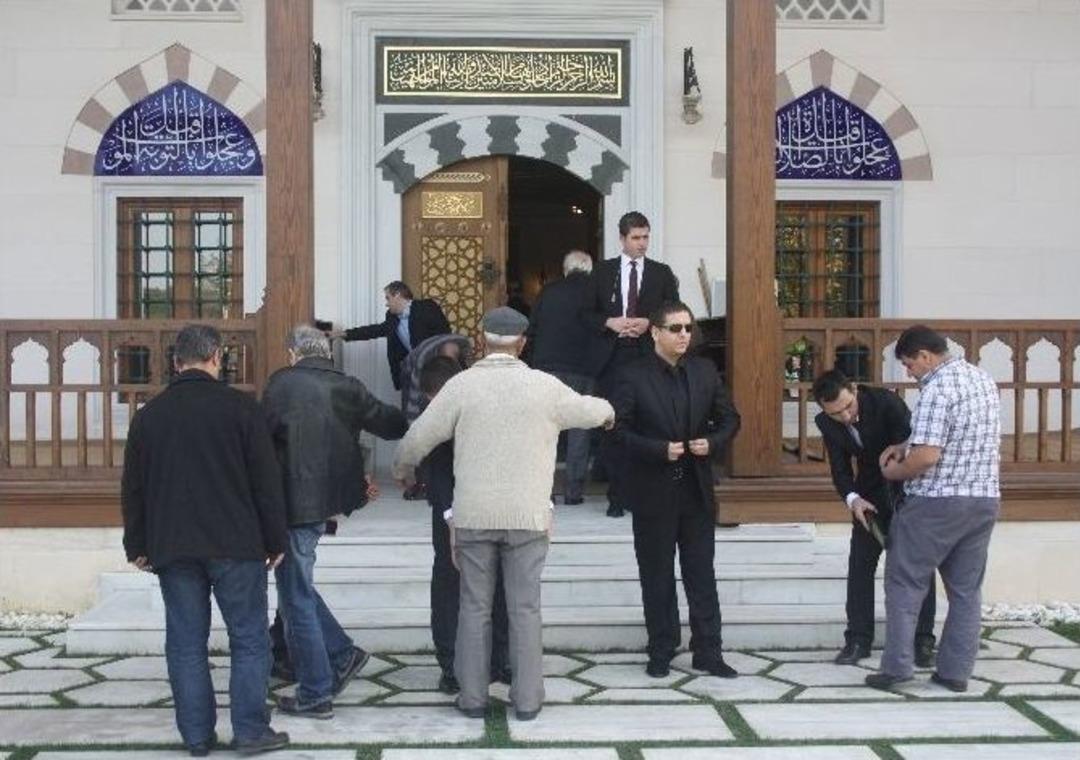 Abdullah G&uuml;l, Soruyu Kendisi Sorup, Kendisi Cevapladı