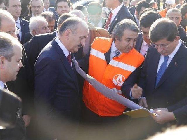 Başbakan Davutoğlu, Köprü İnşaatının Hızlanmasını İstedi