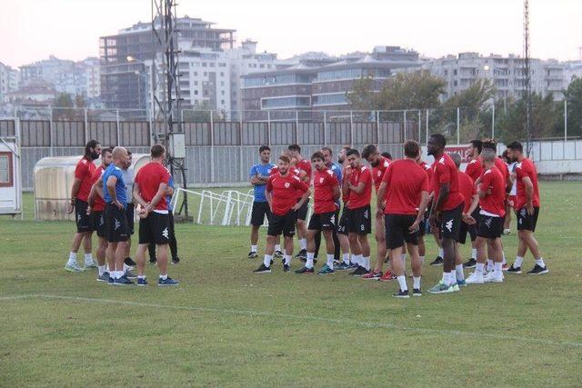 Samsunspor, Alpay Özalan İle Devam Kararı Aldı