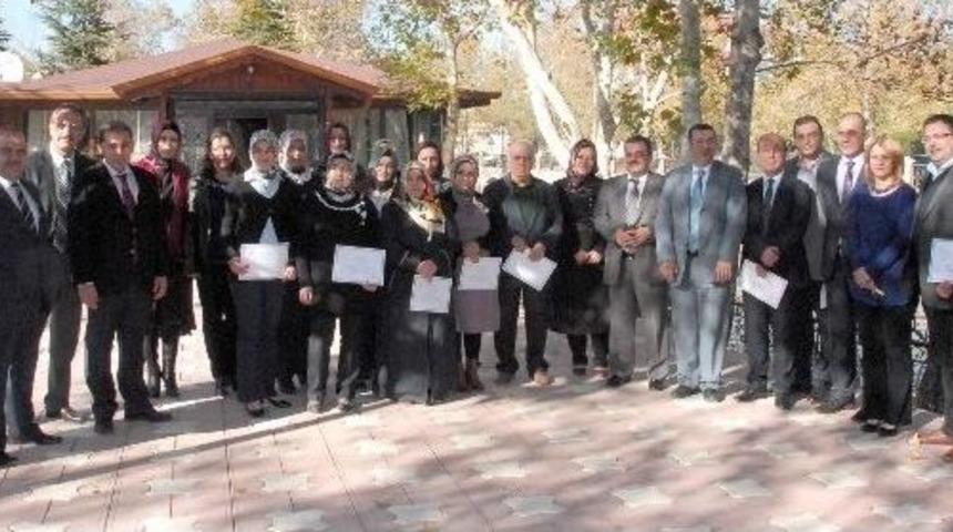 &Uuml;roloji Eğitimini Bitirip Sertifika Aldılar