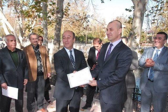 &Uuml;roloji Eğitimini Bitirip Sertifika Aldılar 2