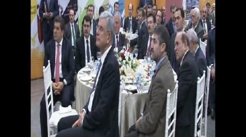 Davutoğlu, Belediye Başkanlarını Uyardı