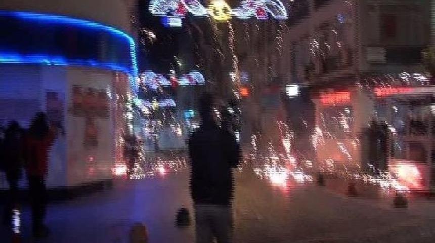Polis, Kadık&ouml;y'de G&ouml;stericilere M&uuml;dahale Etti