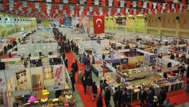 Kahramanmaraş’ta Kitap Ve Kültür Fuarı Gerçekleştirildi