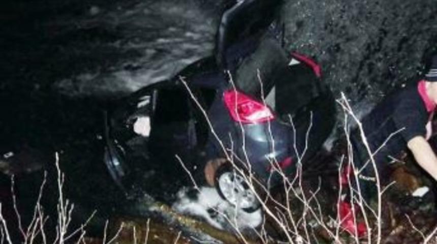 Yalova&rsquo;da Ara&ccedil; Dereye U&ccedil;tu: 2 &Ouml;l&uuml;