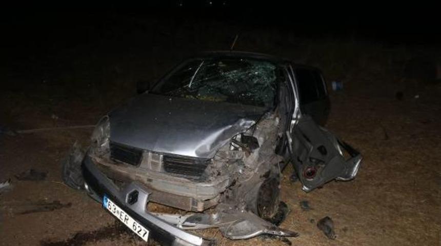 Siverek'te Iki Otomobil &Ccedil;arpıştı: 6 Yaralı