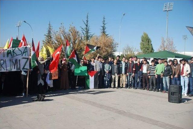 Gaziantep’te Üniversite Öğrencileri İsrail’i Protesto Etti