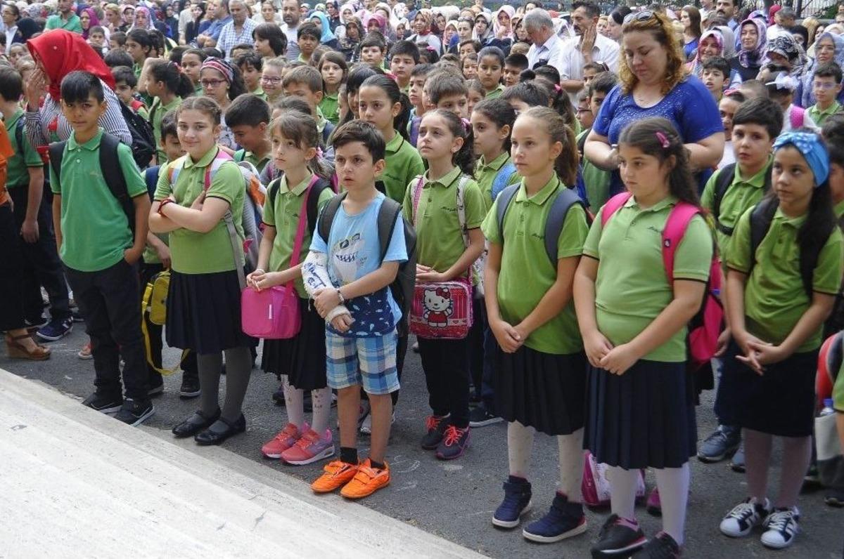 İstanbul&rsquo;da İlk Ders Zili &Ccedil;aldı