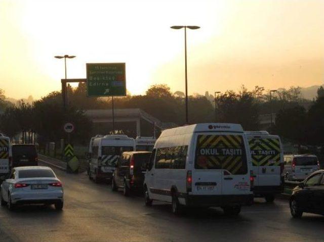 Okullar Açıldı Servisler  Trafiğe Çıktı