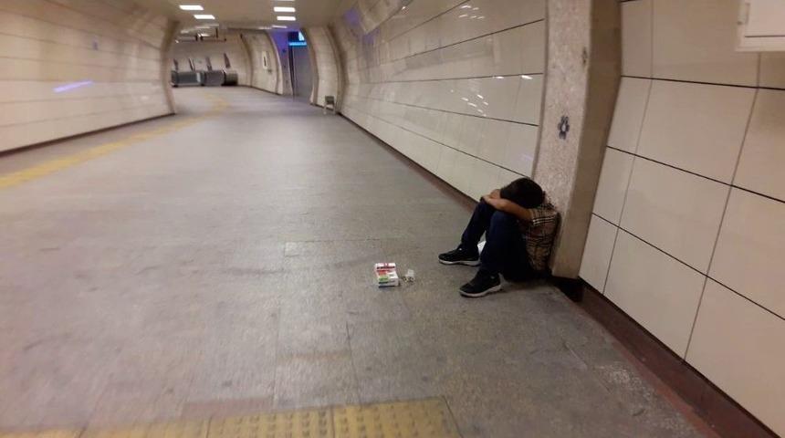 (&ouml;zel) Kağıt Toplayıcısı &Ccedil;ocuk Y&uuml;rek Burktu