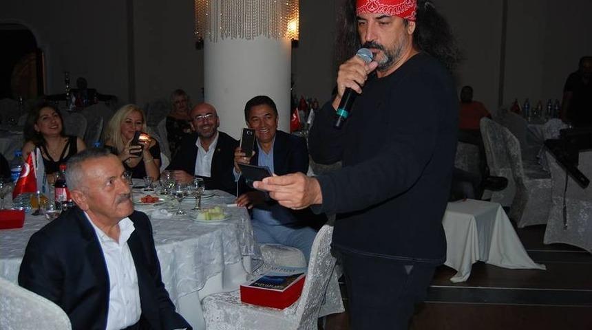 Pop Sanat&ccedil;ısı &Ccedil;elik&rsquo;i Bazı Hayranları "serdar Orta&ccedil;" Sandı