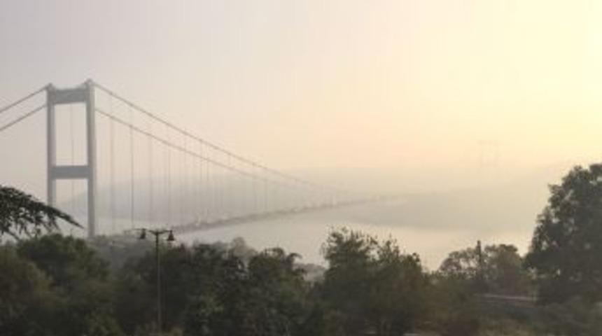 İstanbul Boğazı&rsquo;nda Sis Manzarası