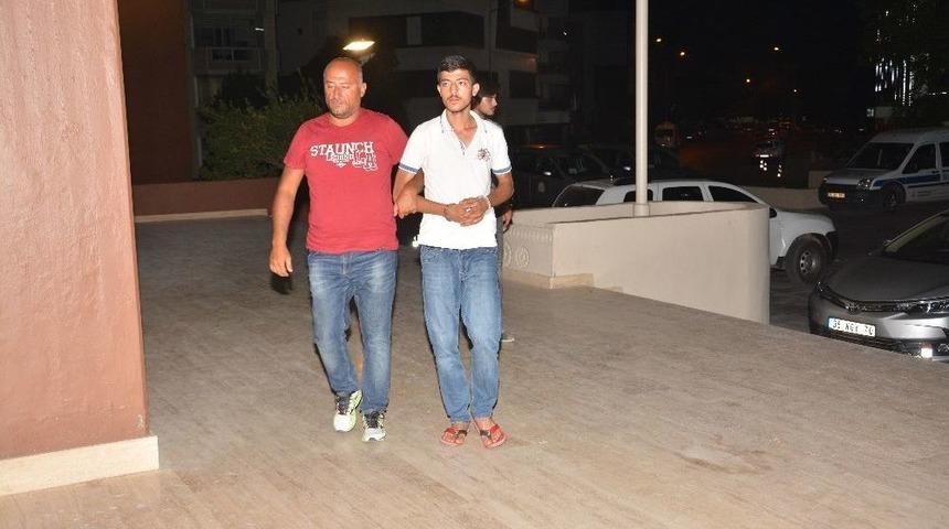 Kaldırımda Oturan K&ouml;peğe Tekme Atan Şahıs Yakalandı