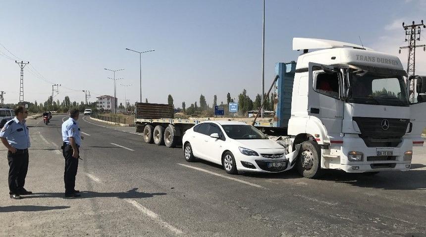 Iğdır&rsquo;da Maddi Hasarlı Trafik Kazası