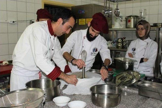 Yılbaşına Özel Kek: “christmas Chocolate Cake”