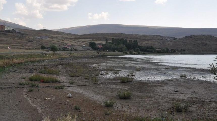 Kuraklık &Ccedil;ıldır G&ouml;l&uuml;&rsquo;n&uuml; Vurdu