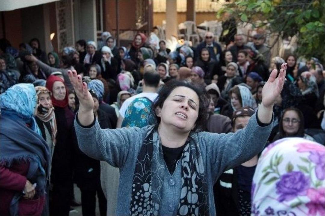 Anne İle Bebeği Aynı Mezara Defnedildi