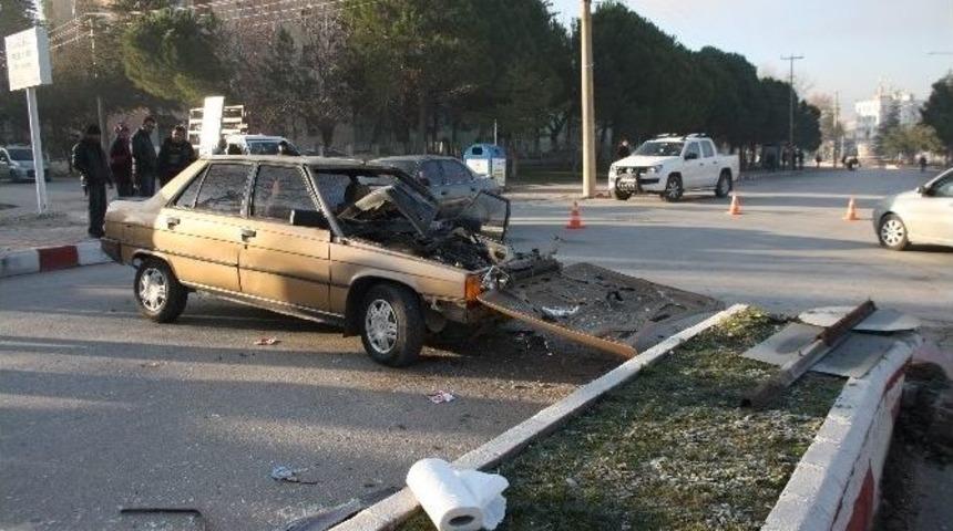 Staja Giden &Ouml;ğrenciler Kaza Yaptı: 1&rsquo;i Ağır, 4 Yaralı