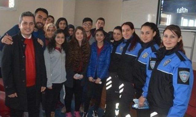 Van Polisi 20 Bin Öğrenciye Ulaşmayı Hedefliyor