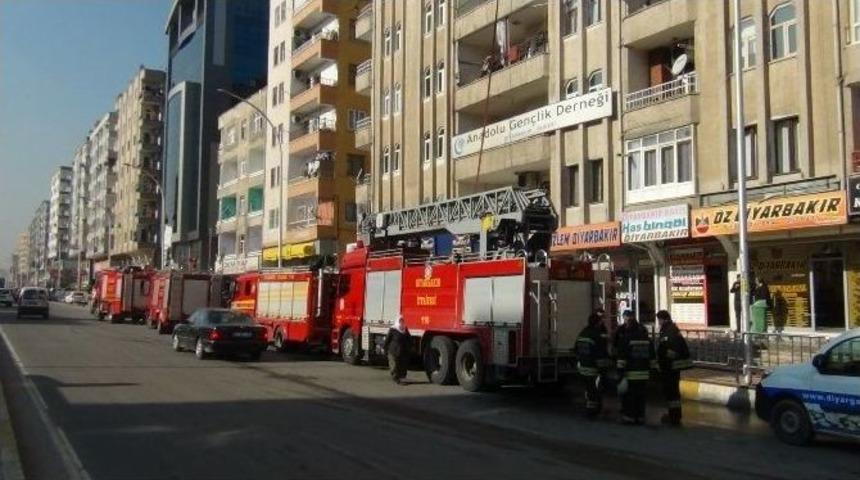 Diyarbakır&rsquo;da Kibritle Oynayan &Ccedil;ocuk Yangın &Ccedil;ıkardı