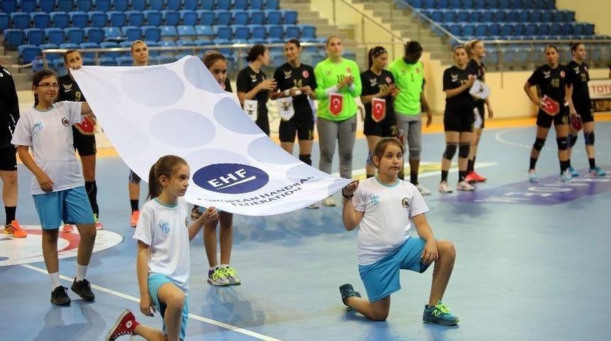 Yenimahalleli Kadın Hentbolcular Ehf Kupası&rsquo;nda İkinci Tura Y&uuml;kseldi