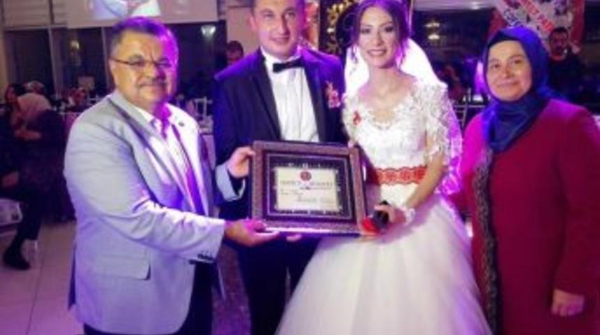 Bileciksporlu Oyuncu Hidayet Tepe D&uuml;nya Evine Girdi