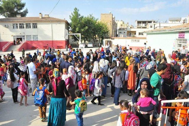 Sınır İlçesinde İlk Ders Zili Çaldı