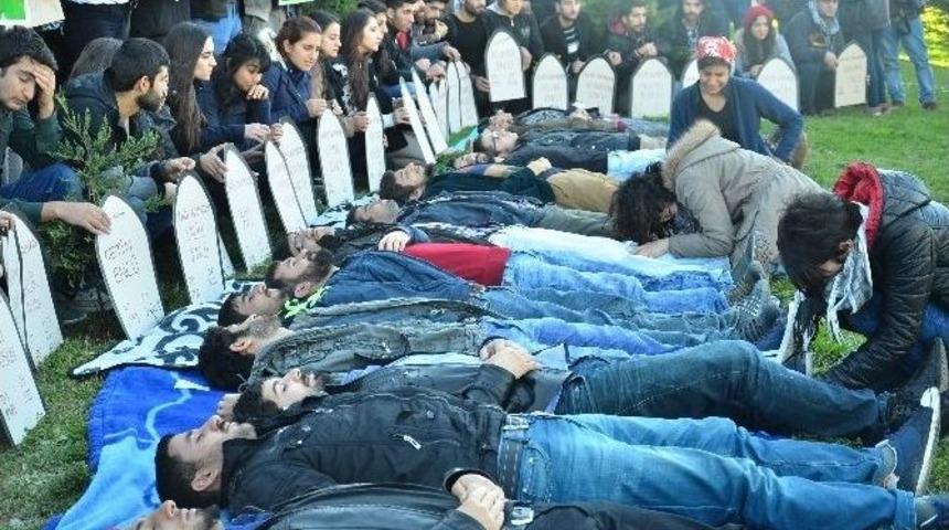 &Uuml;niversitede Tiyatrolu Uludere Eylemi