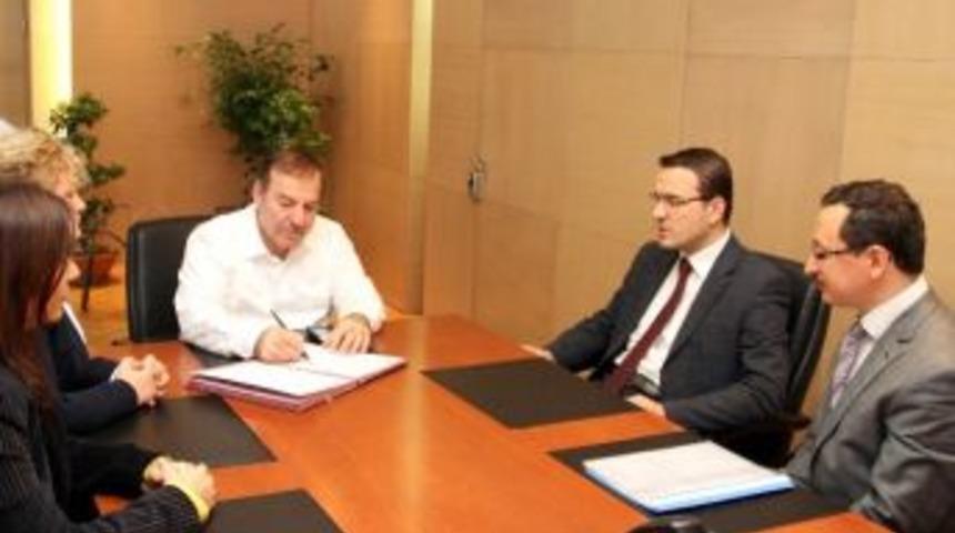 Esenyurt Belediyesi İle Kosgeb Arasında Eğitim Protokol&uuml;