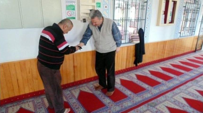 Camilerde &rsquo;askıda &Ccedil;orap&rsquo; Projesi Uygulanmaya Başlandı