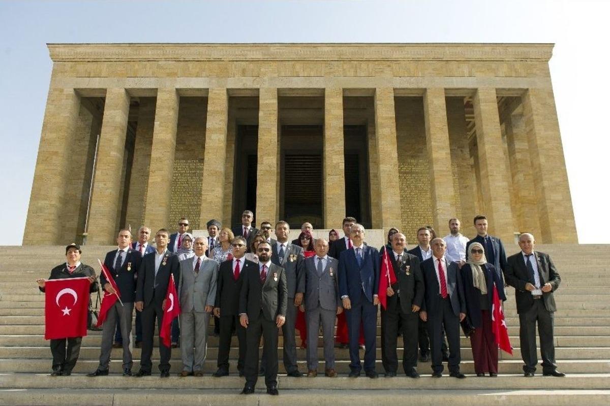Şehit Yakınları Ve Gaziler Anıtkabir&rsquo;i Ziyaret Etti