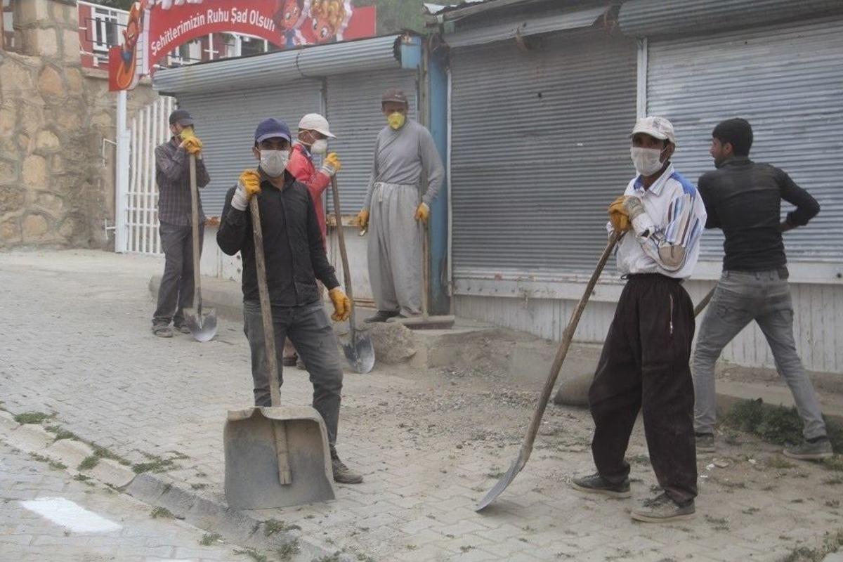 Başkale&rsquo;de 21 Kilometre Sıcak Asfalt Yapıldı