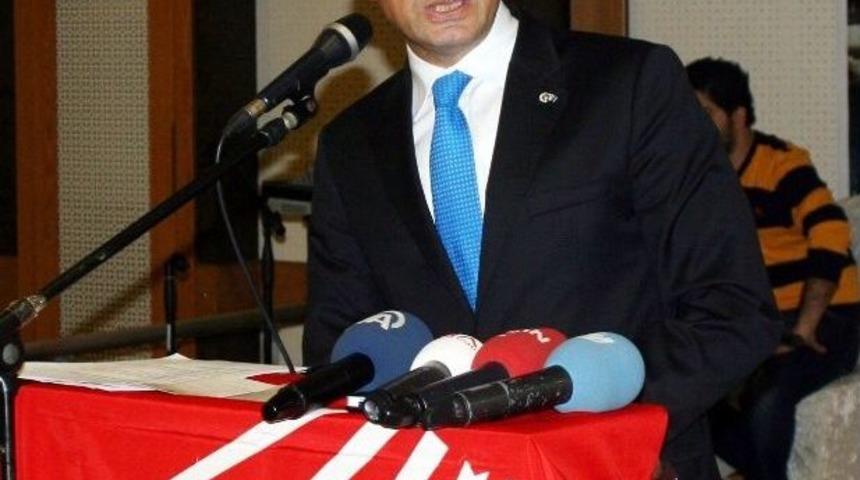 Umut Oran, 25 Aralık&rsquo;ın Yıl D&ouml;n&uuml;m&uuml;nde Trabzon&rsquo;da