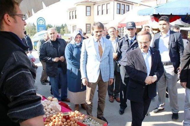 Vali Coş İle Başkan Alemdar Sosyete Pazarı’nda Aşure Dağıttı