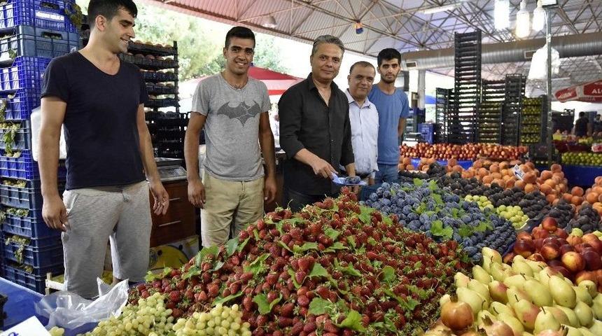 Başkan Uysal, &Ccedil;ağlayan Pazarı&rsquo;nda