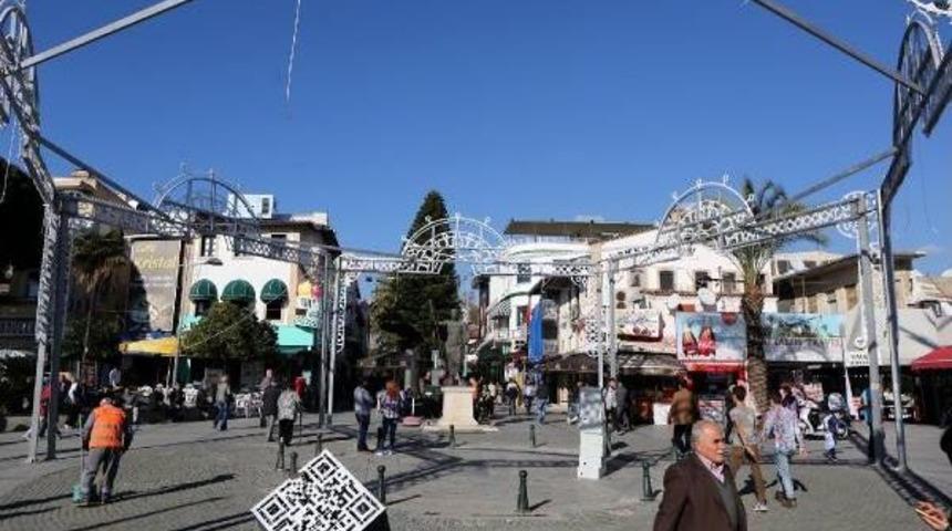 Antalya'ya Nişantaşı Tarzı Yılbaşı S&uuml;slemesi