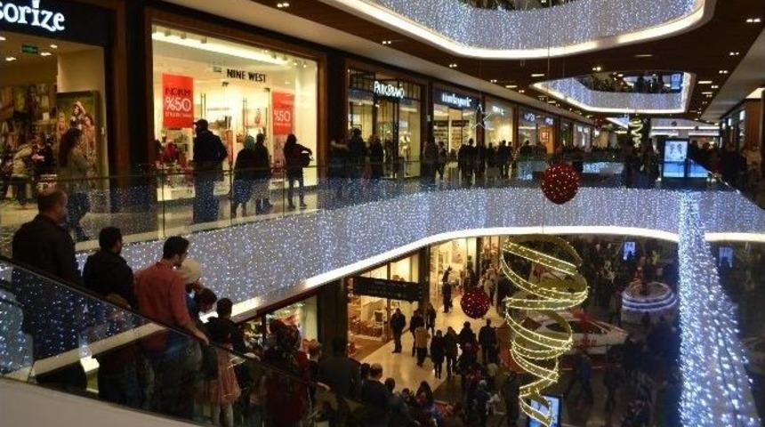 Piazza Yeni Yılı Karşılamaya Hazır