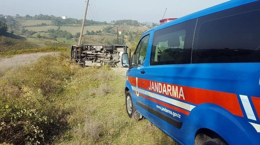 Bartın&rsquo;da &Ouml;ğrenci Servisi Devrildi: 6 Yaralı