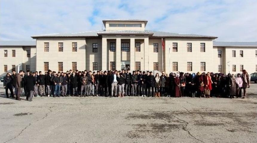 Lise &Ouml;ğrencilerinden &Uuml;niversiteye Ziyaret