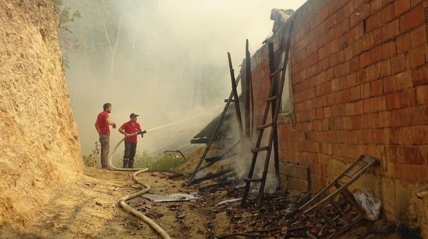 K&ouml;y Muhtarından &lsquo;yangın Savaş&ccedil;ıları&rsquo;na &Ouml;vg&uuml;
