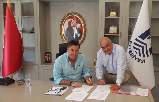 Hasan G&uuml;leş&ccedil;i Koleksiyonunu Bodrum Deniz M&uuml;zesi&rsquo;ne Bağışladı 1