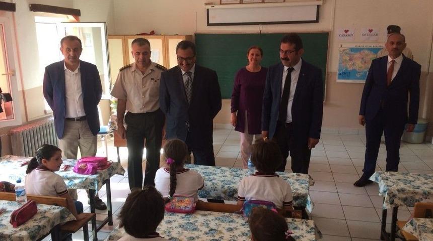 Giresun&rsquo;da 74 Bin &Ouml;ğrenci Ve 5 Bin 623 &Ouml;ğretmen İ&ccedil;in Ders Zili &Ccedil;aldı