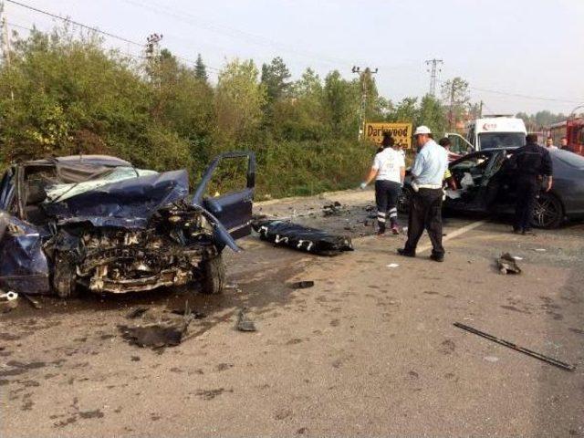 Bartın'da Iki Otomobil Çarpıştı: 1 Ölü, 1 Yaralı