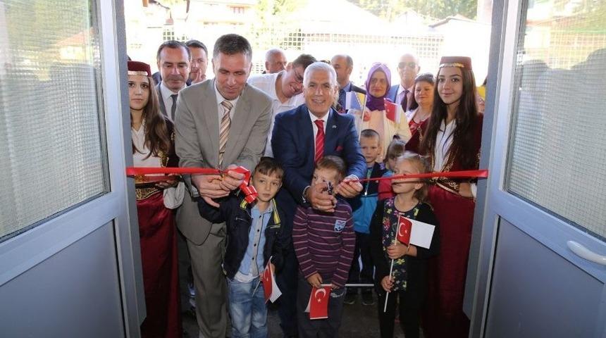 Nil&uuml;fer&rsquo;den Bosna-hersek&rsquo;e Eğitim K&ouml;pr&uuml;s&uuml;