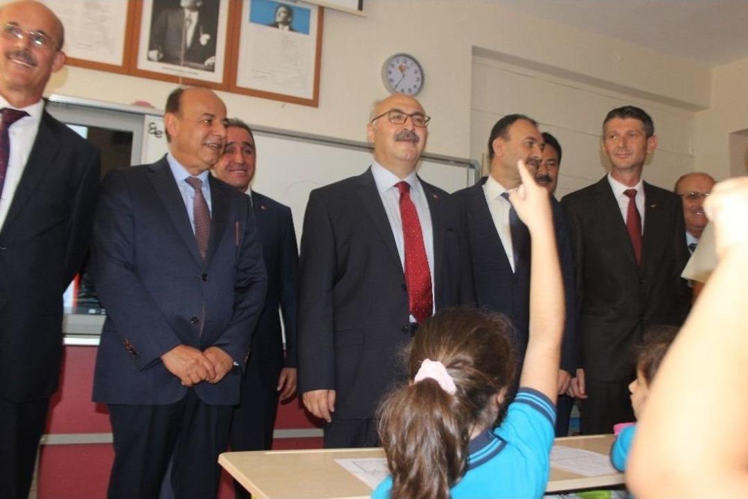 Aydın&rsquo;da İlk Ders Zili Vali K&ouml;şger&rsquo;den