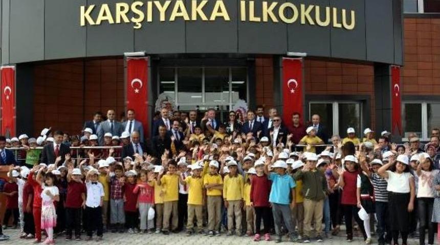 Sivas'ta Yeni &Ouml;ğretim Yılı T&ouml;renle Başladı