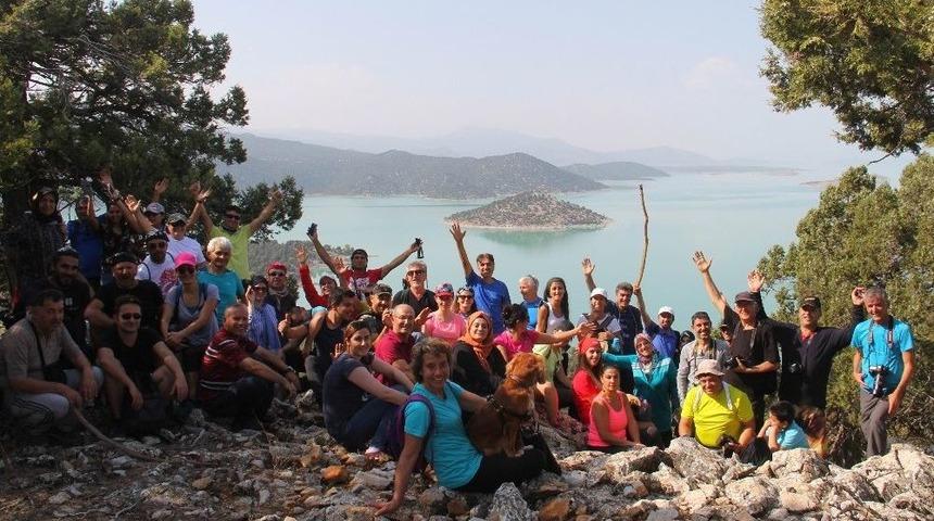 Doğaseverlere Beyşehir G&ouml;l&uuml; Hacıakif Adası Tanıtıldı