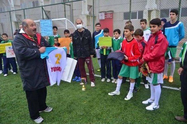 Lösemili Tugay Yılın Futbolcusu